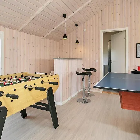 10 Person In Harbo Re Holiday home *
